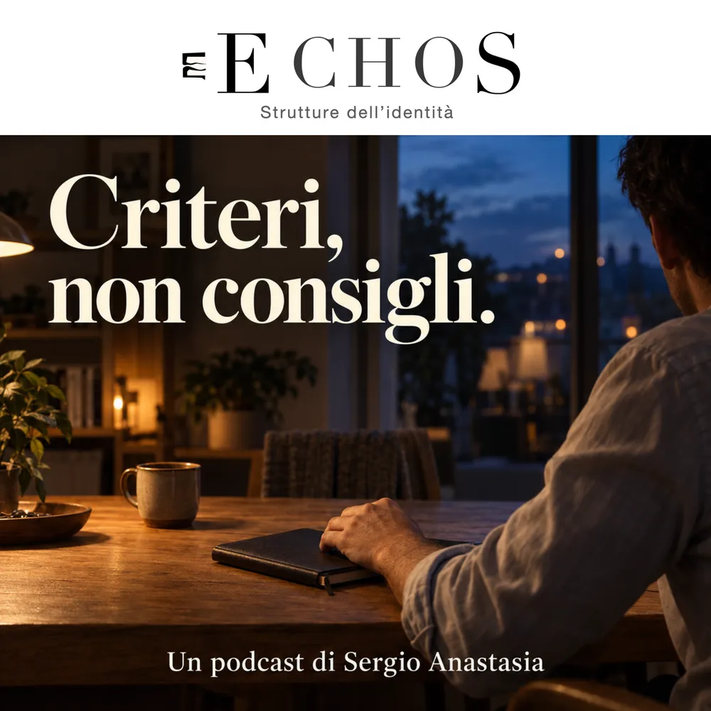 Copertina del podcast: a fine giornata una persona siede a un tavolo, con la mano su un quaderno chiuso.